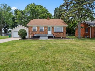 48425 Romeo Plank Rd, Macomb, MI 48044