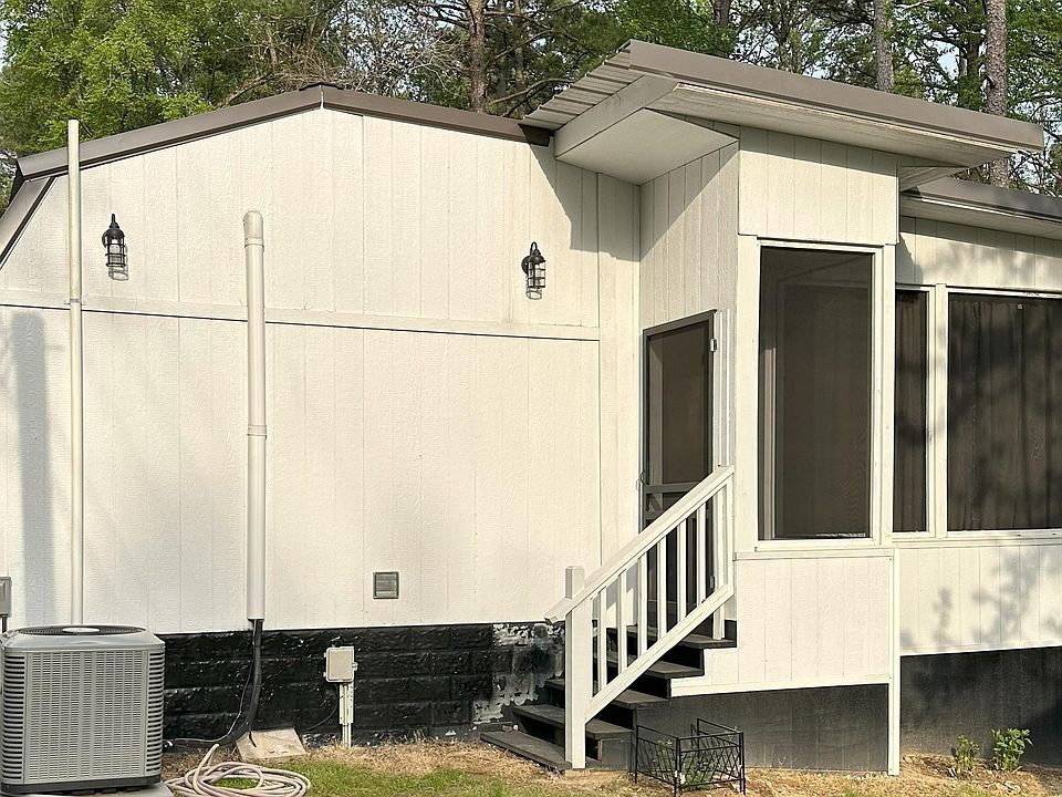 2nd image of 10 Callaway Rd #Out