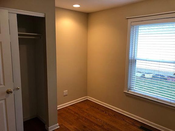 2nd image of 3603 Manhattan Ave