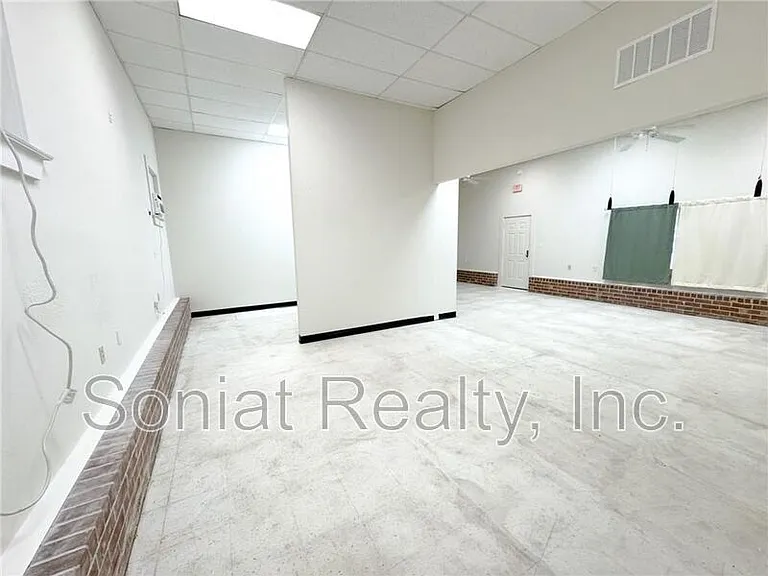 2658 Ursulines Ave — Photo 6