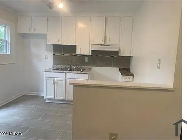 2116 Monroe Ave, Macon, GA 31204