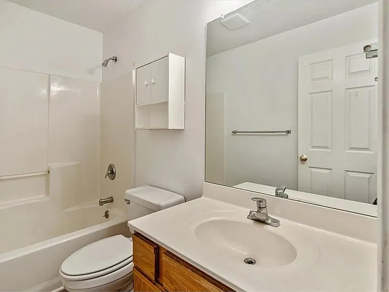 301 Hildred Dr #301 — Photo 11