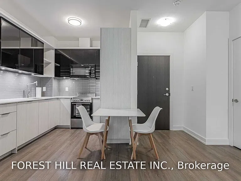 6 Parkwood Ave #Townhouse 102 — Photo 13