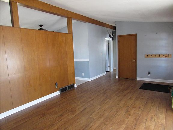 2nd image of 4416 Fairlane Dr NE