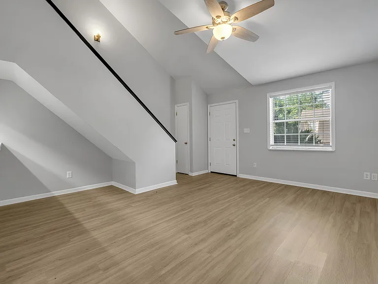 2199 Parrot Ln — Photo 5