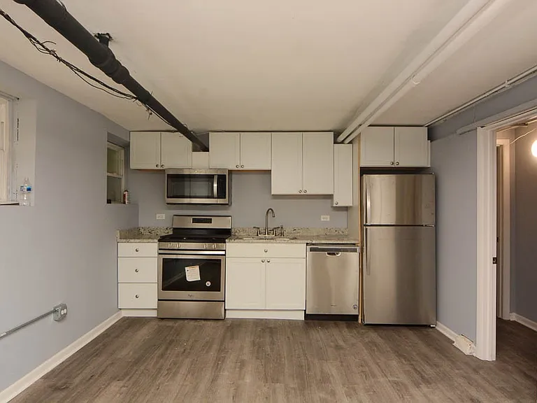 5534 N Artesian Ave #6H — Photo 2