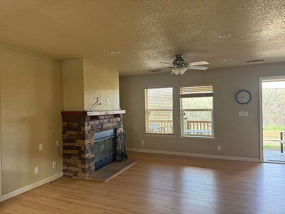 4th image of 14409 Ager Rd