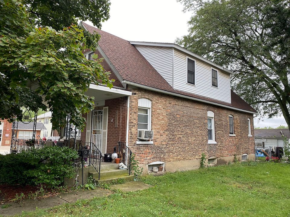 2nd image of 29 W 33rd Pl