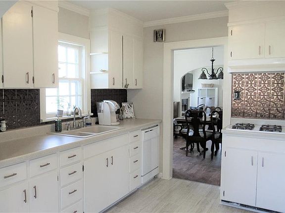 5th image of 3007 Messanie St