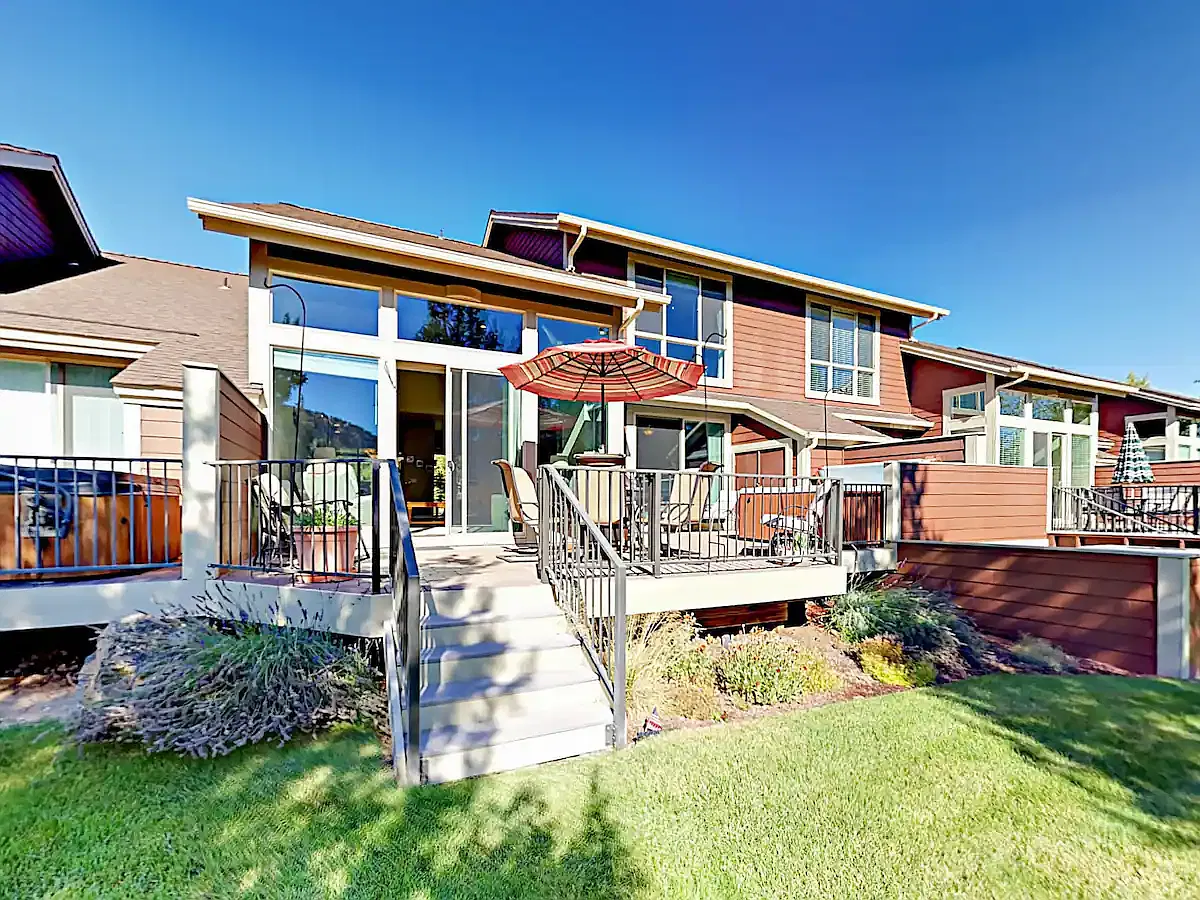 3 bed, 2.5 bath, 1871 sqft, $2,495 — Photo 1