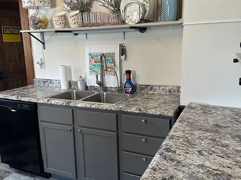 320 W Kemp St — Photo 8