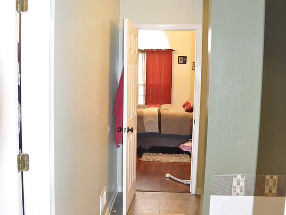 4th image of 173 Woodfield Cir