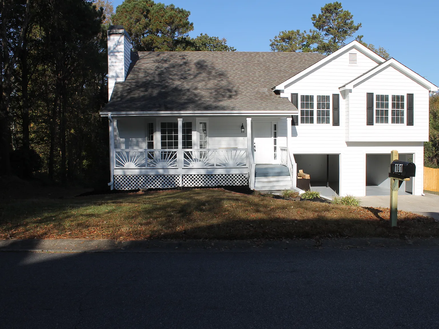 3 bed, 2.5 bath, 2202 sqft, $2,300 — Photo 1