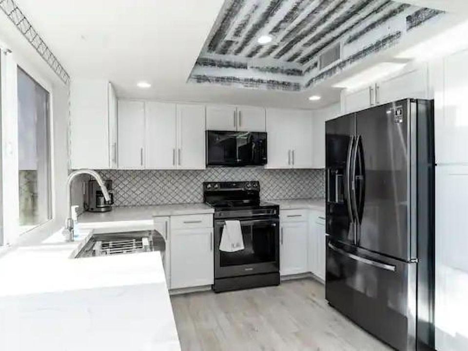 1st image of 7329 N Via Camello Del Norte Unit 115