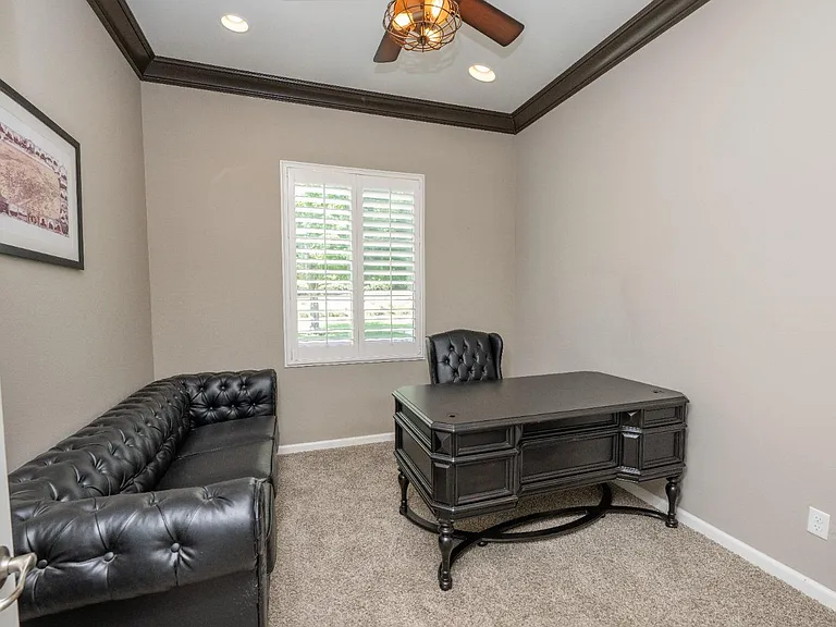 2018 E Corneliuson Dr — Photo 16