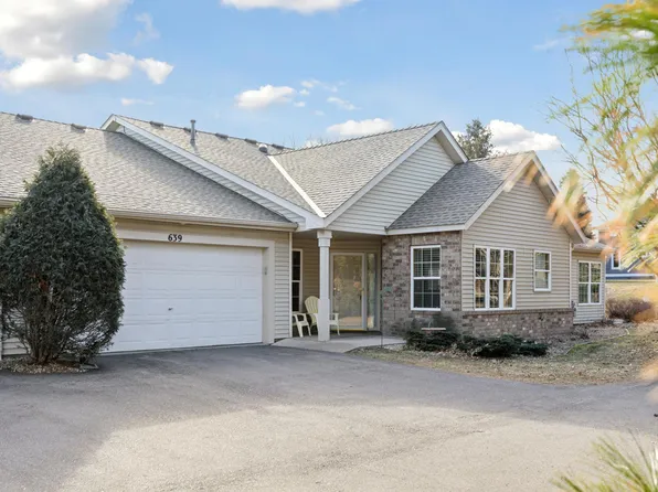 639 Woodland Dr, Saint Paul, MN 55115