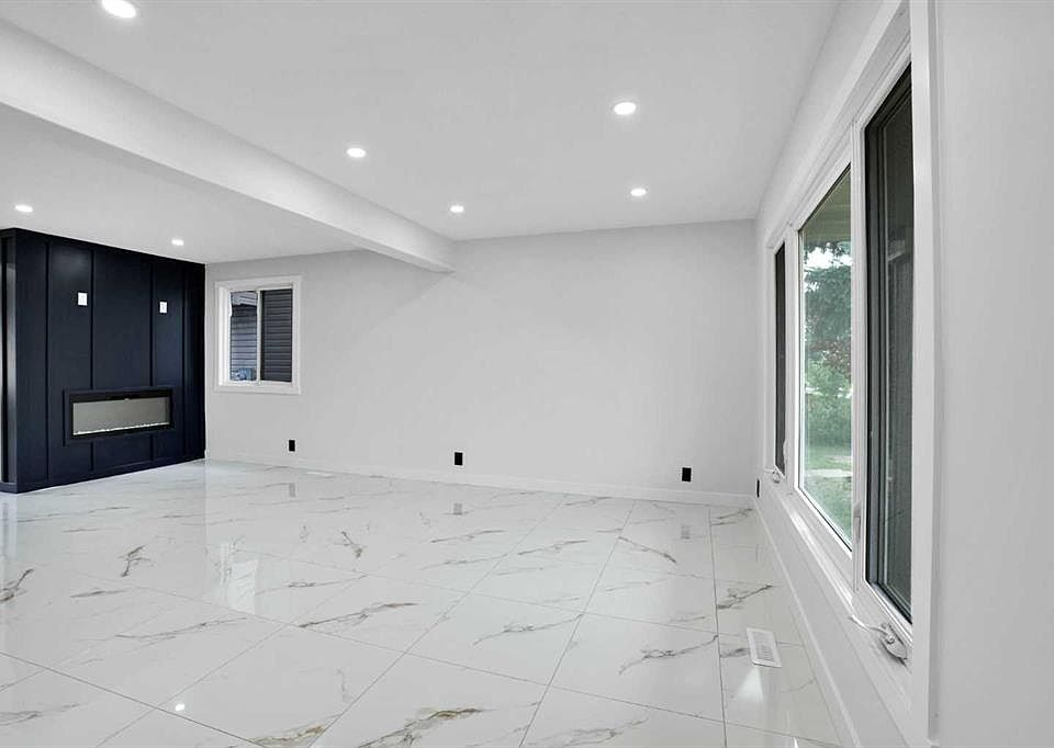 1st image of 63 W Martindale Cres NE