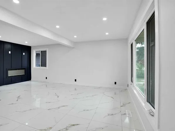 63 W Martindale Cres NE, Calgary, AB T3J 2W4