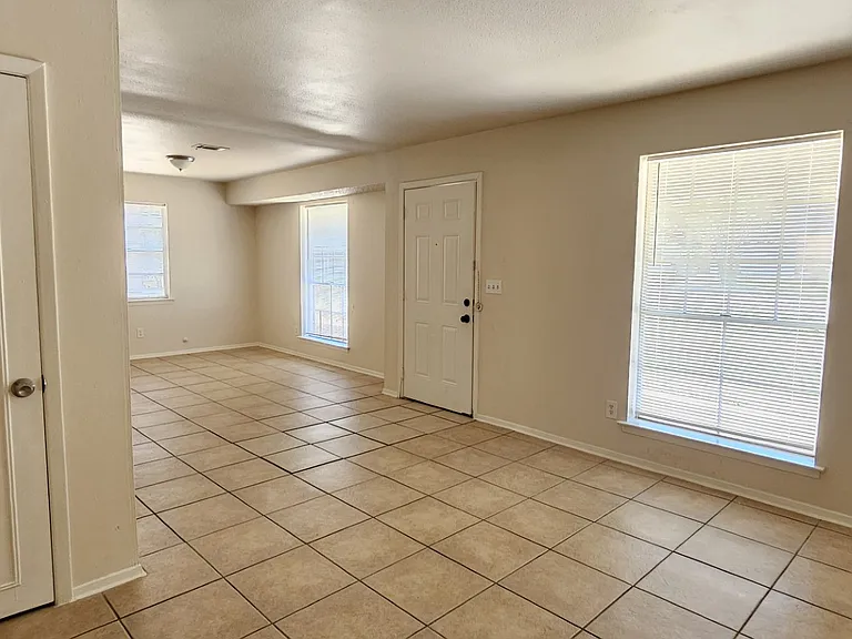7205 Merry Ln — Photo 3
