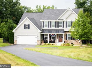 40 Kanawha Ct, Falling Waters, WV 25419