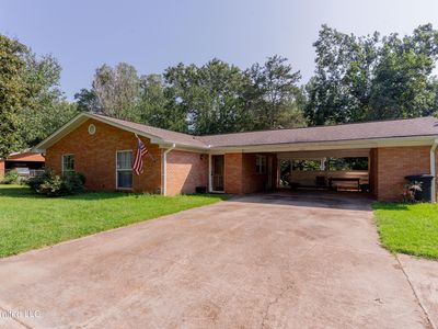 550 W Main St, Raymond, MS, 39154