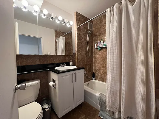 Rented by AZ REALTY NYC LLC | media 22