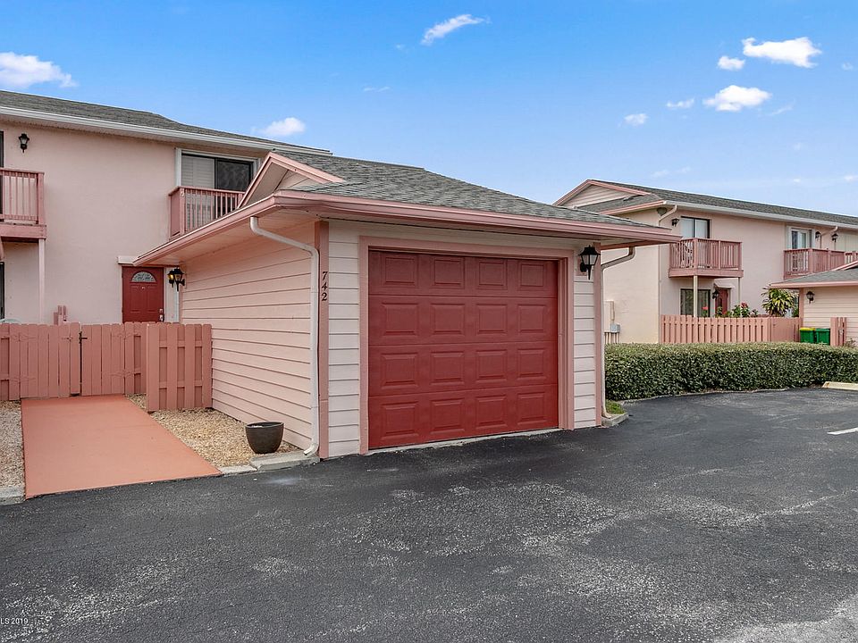 1st image of 742 Sea Palm Ct