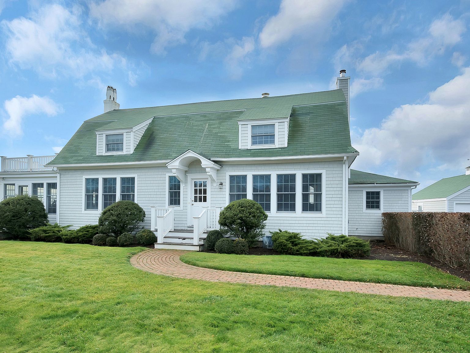 32 Niamogue Ln, Quogue, NY 11959 Zillow