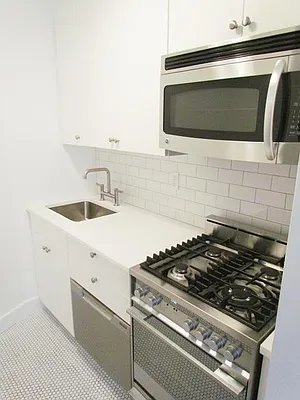 Rented by Mirador Real Estate | media 1