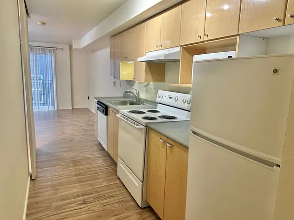 425 Vine St APT 420, Seattle, WA 98121
