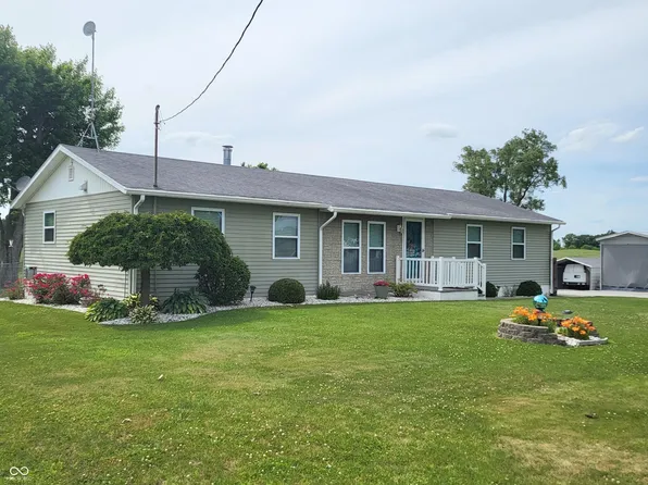 6630 S State Road 3, Wolcottville, IN 46795