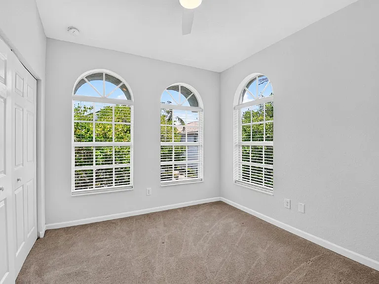 3199 Laurel Ridge Cir — Photo 17