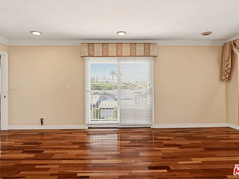 4131 Mantova Dr — Photo 49