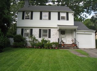 100 E Brookside Dr, Larchmont, NY 10538