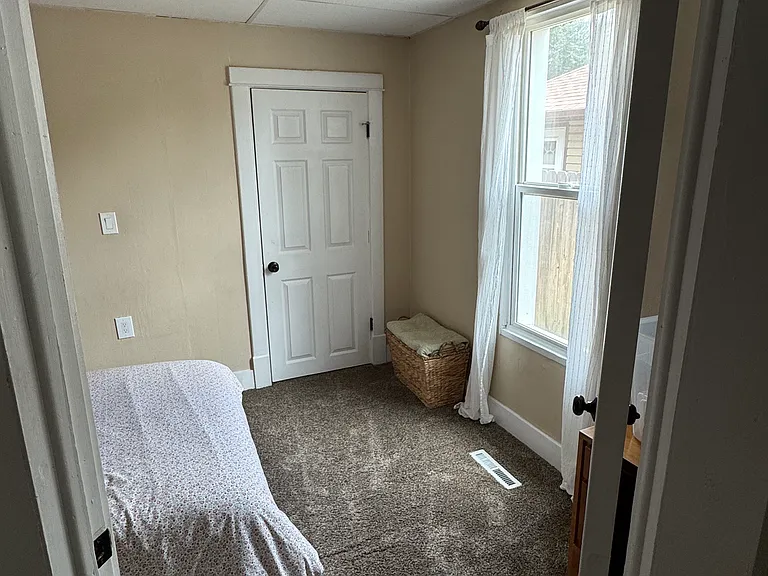 308 Charlotte St — Photo 13