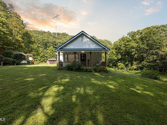 2nd image of 210 Sweetwood Ln