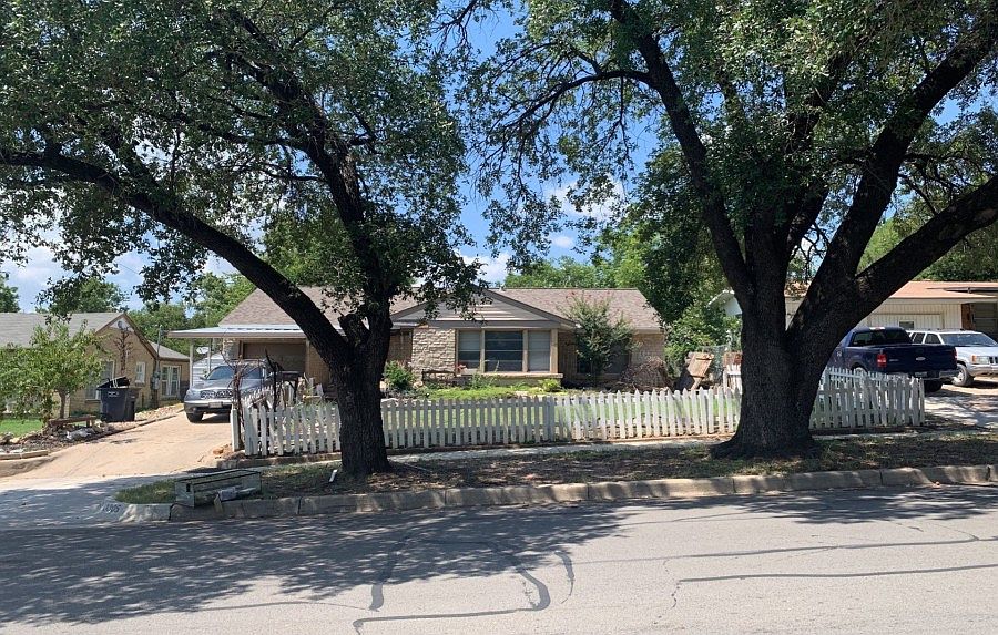 1st image of 3305 Meadowbrook Dr