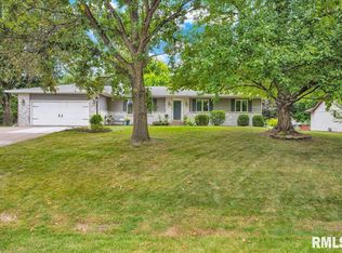 306 Arbor Vitae Dr, Metamora, IL