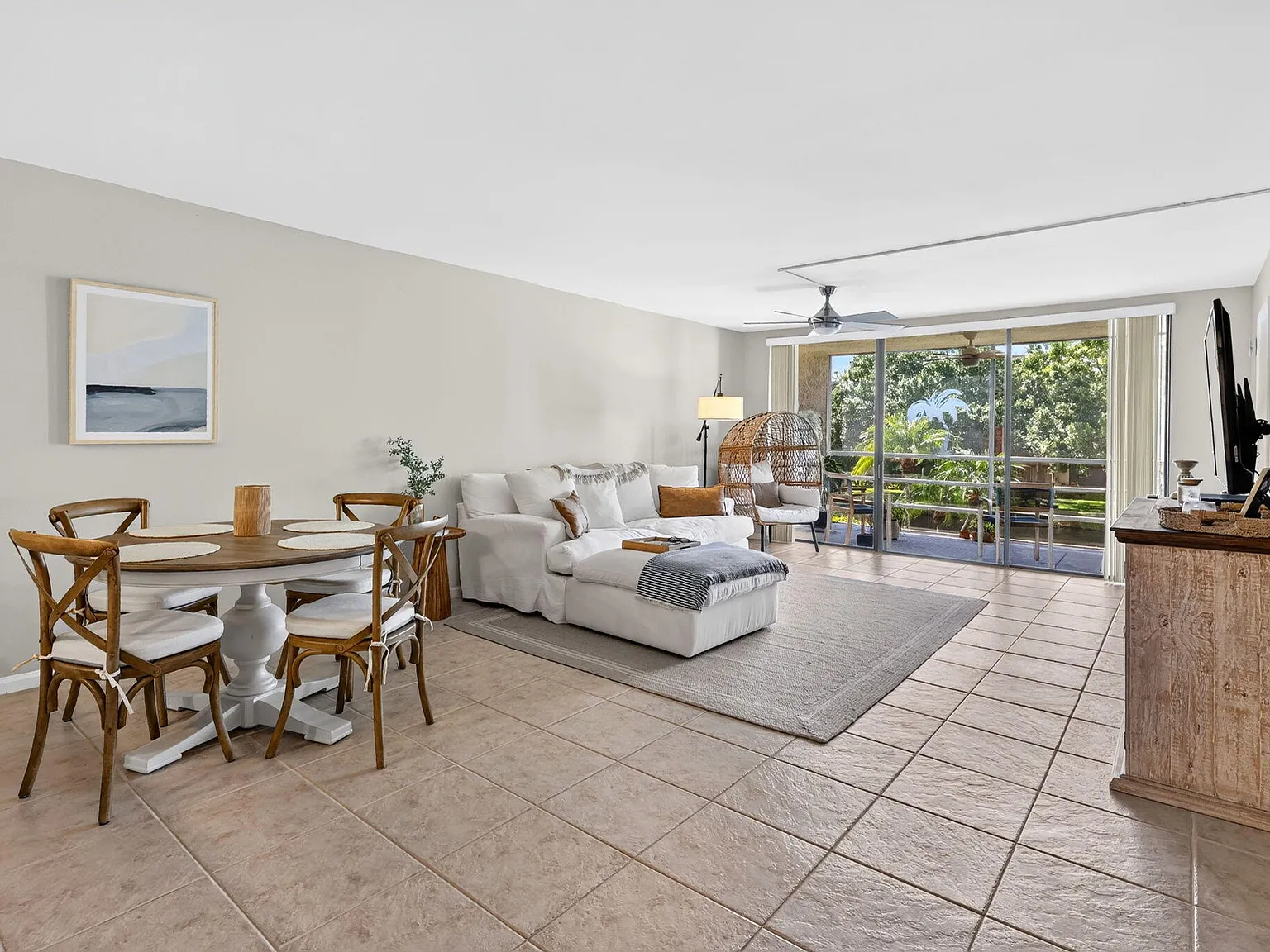 2 bed, 2.0 bath, 1314 sqft, $1,750 — Photo 2