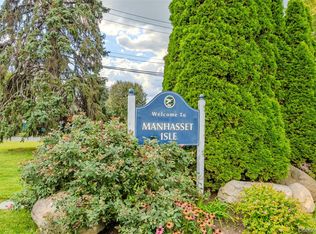26 Pequot Ave #B, Pt Washington, NY 11050
