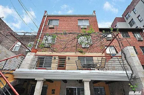 Rented by NYC Living Well Realty LLC | media 33