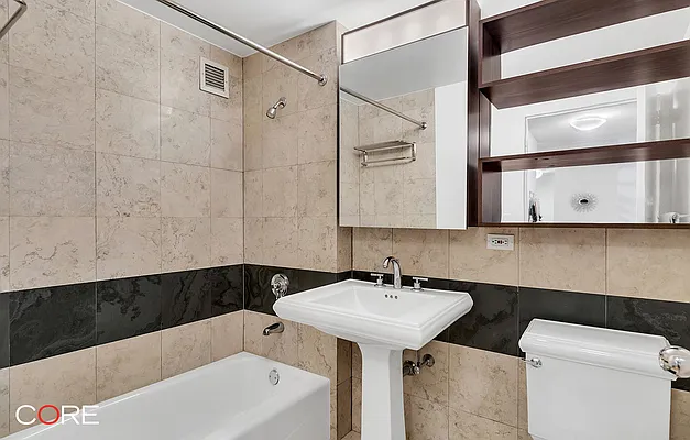 Rented by CORE | media 55