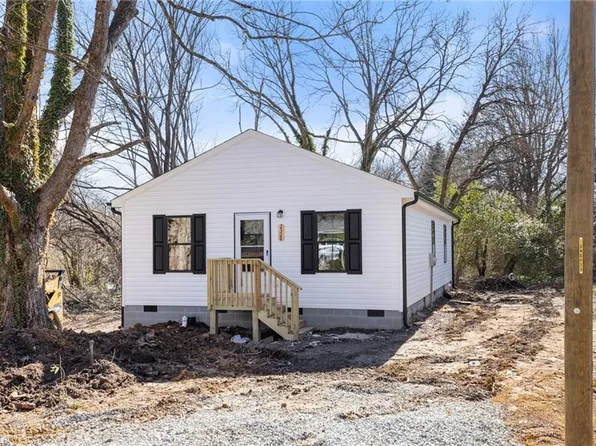 2328 Radiance Dr, Burlington, NC 27215