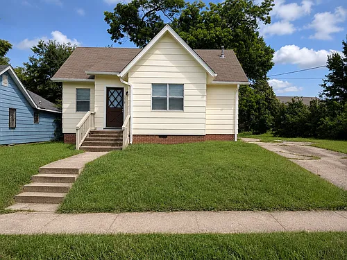 318 Idlewild St Photo 1