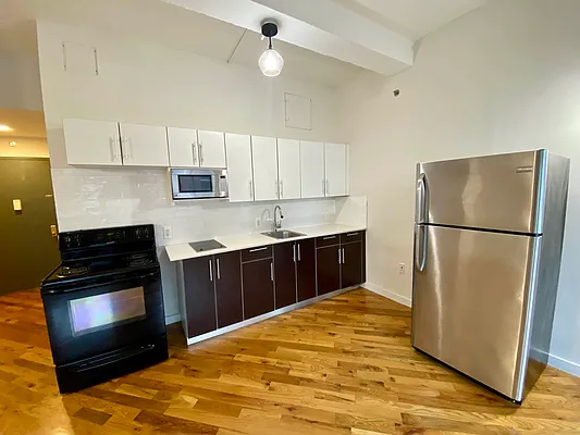 Rented by City Connections Realty | media 2