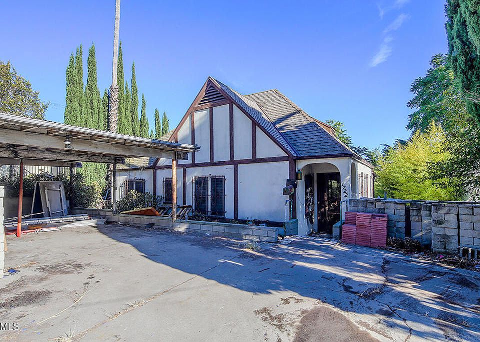1st image of 1722 Redesdale Ave