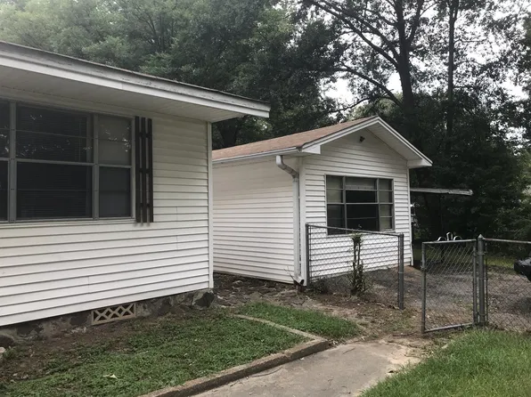 103 Mumford Dr, Longview, TX 75604