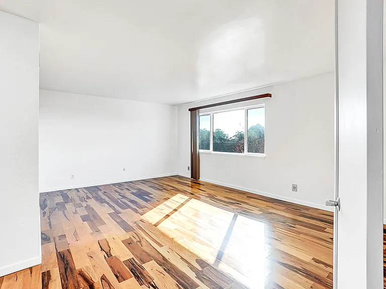 720 Toulouse Ct — Photo 17
