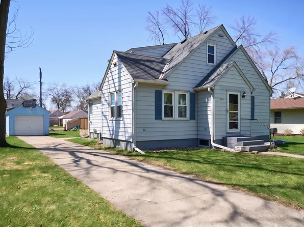 120 S Cedar St, Belle Plaine, MN 56011