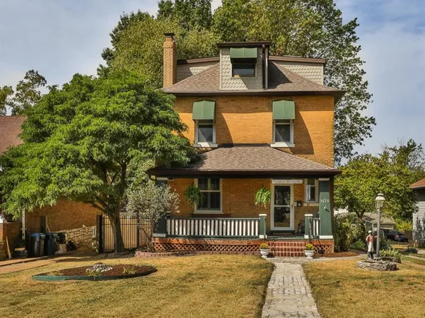 1425 Silverton Pl, Saint Louis, MO 63117